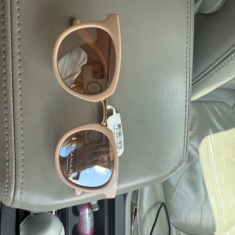 Tahari Round Sunglasses in Blush Ivory NWT nice, high end